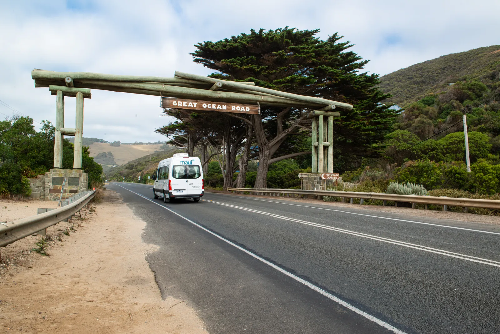 The Memorial Arch at Eastern View on the Great Ocean Road
