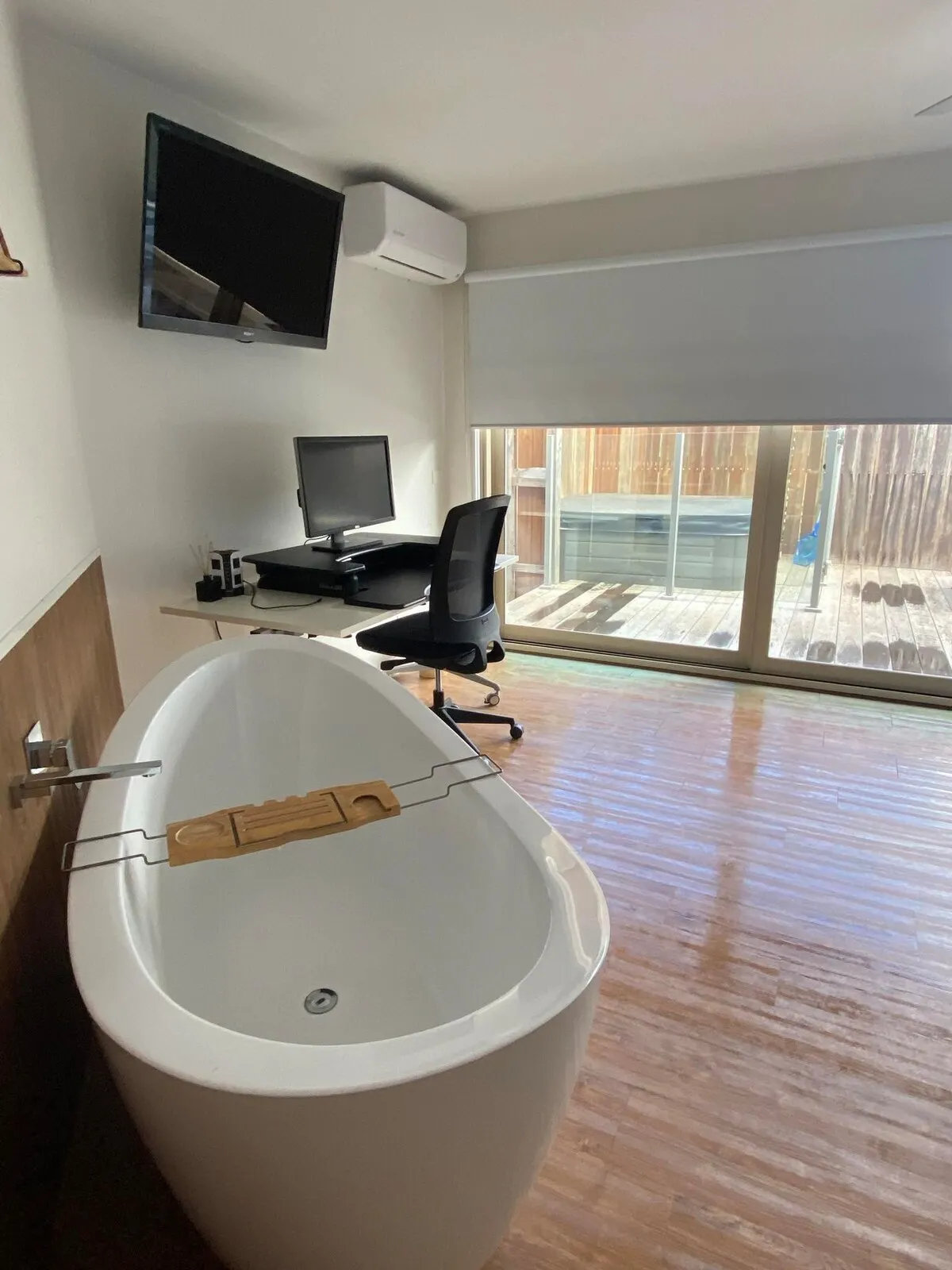 Master Bedroom 1 — detail