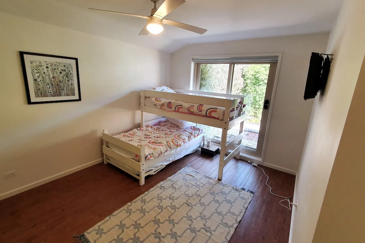 Bedroom 4 — single beds