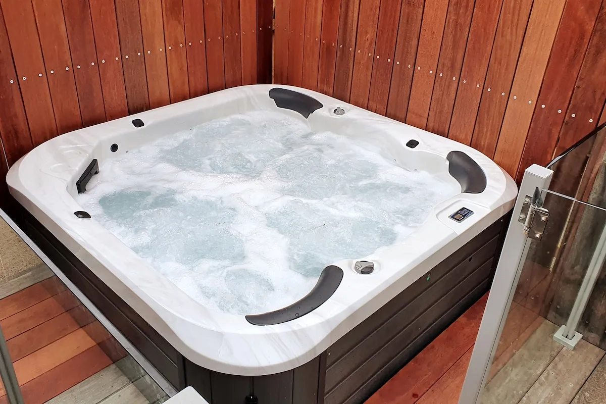 Private hot tub